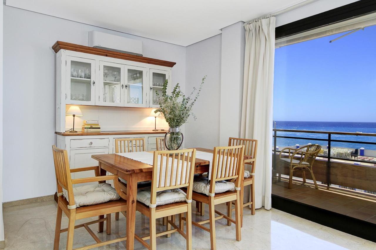 Primera Linea De Playa Con Parking Y Wifi